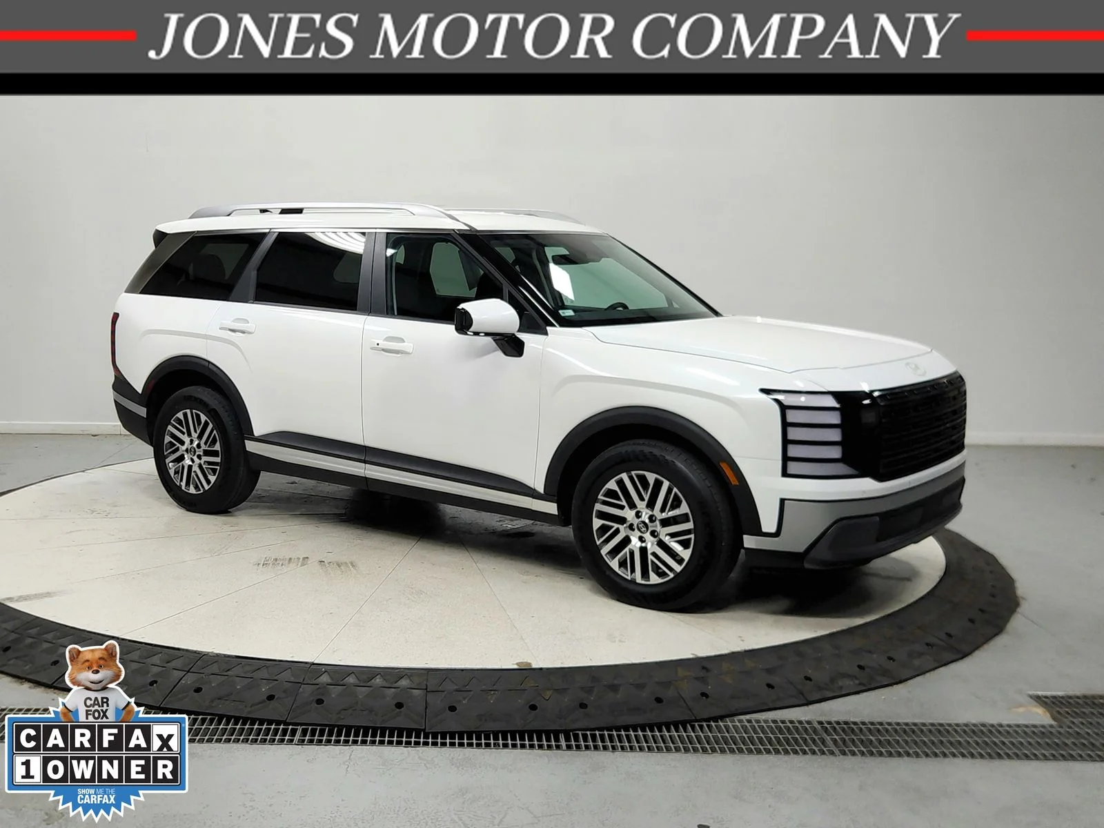 Used 2026 White Hyundai SEL image 1