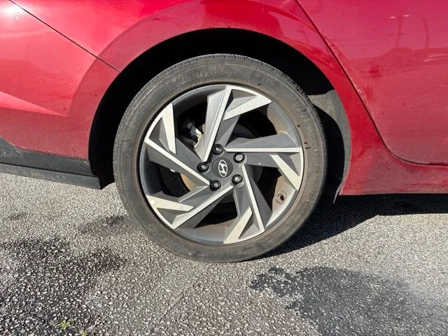 Used 2024 Red Hyundai SEL image 5