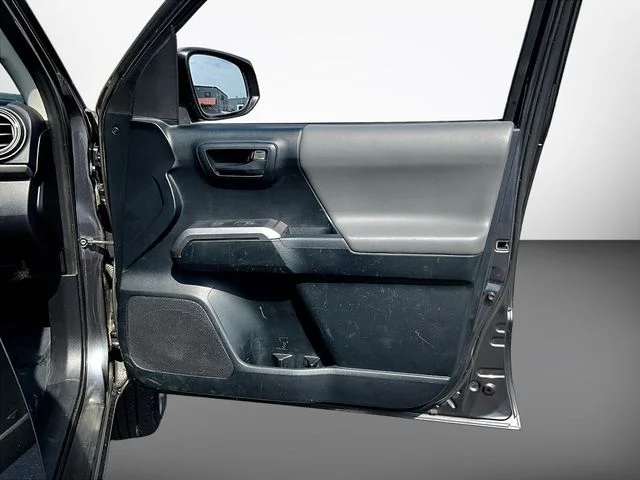 Used 2016 Gray Toyota SR5 image 32