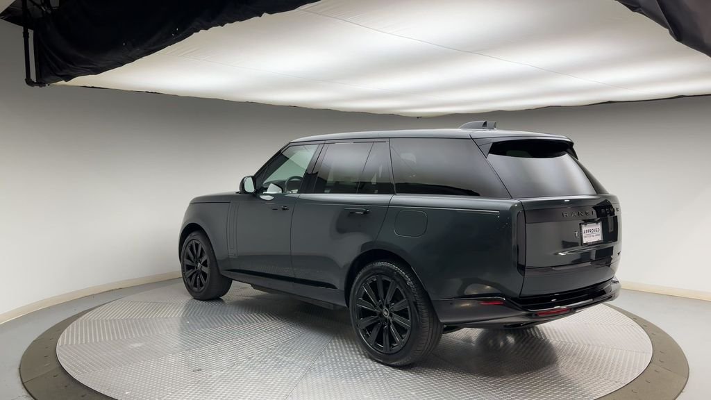Used 2025 Belgravia Green Metallic Land Rover Autobiography image 4