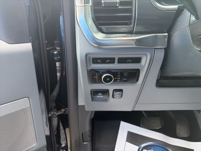 Used 2023 Blue Ford Lariat image 13