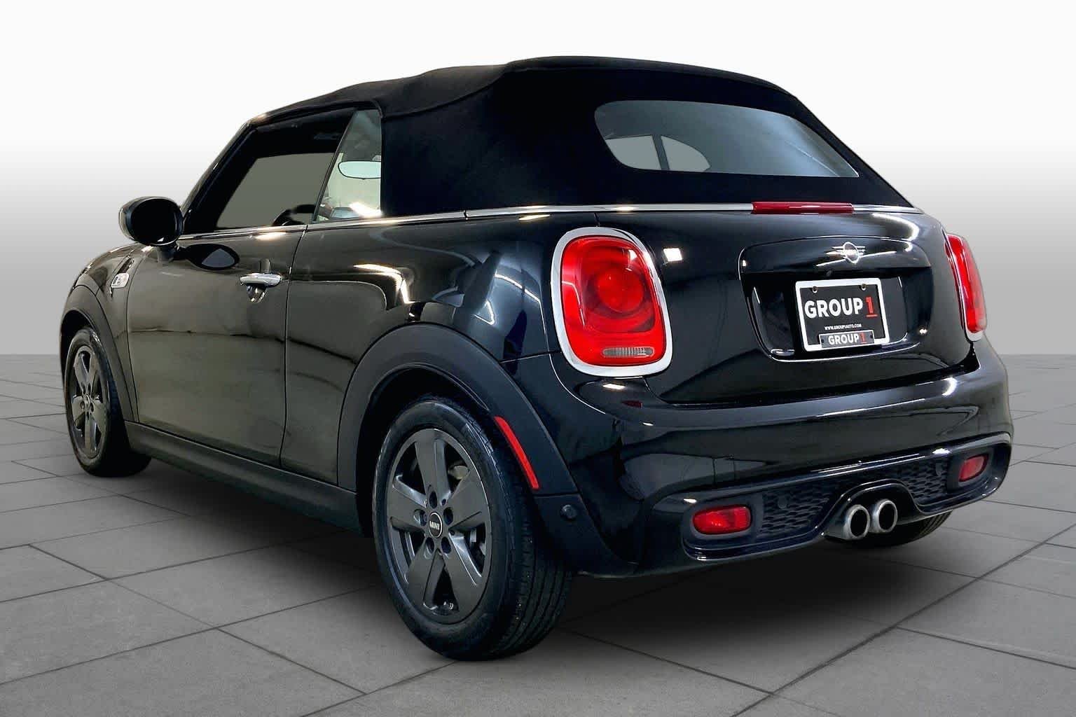 Used 2021 Midnight Black Metallic MINI Cooper S image 11