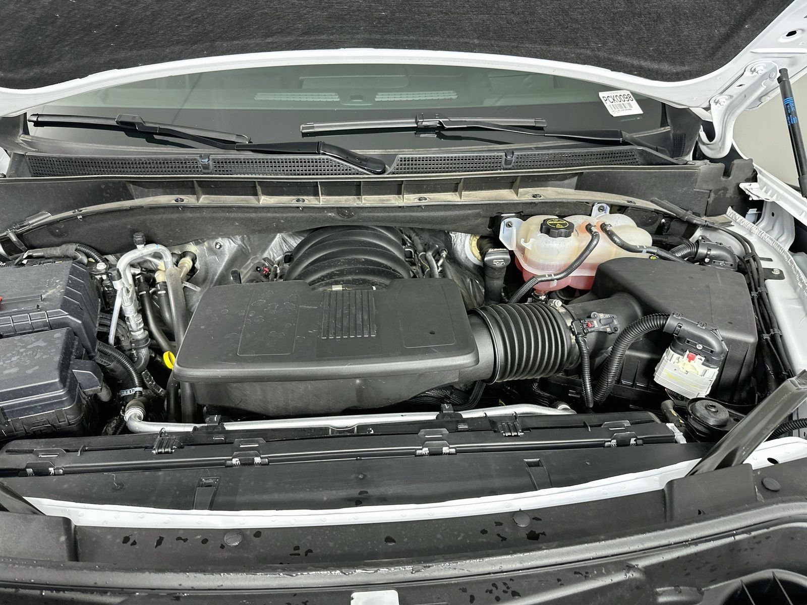 Used 2025 Summit White GMC Denali image 33