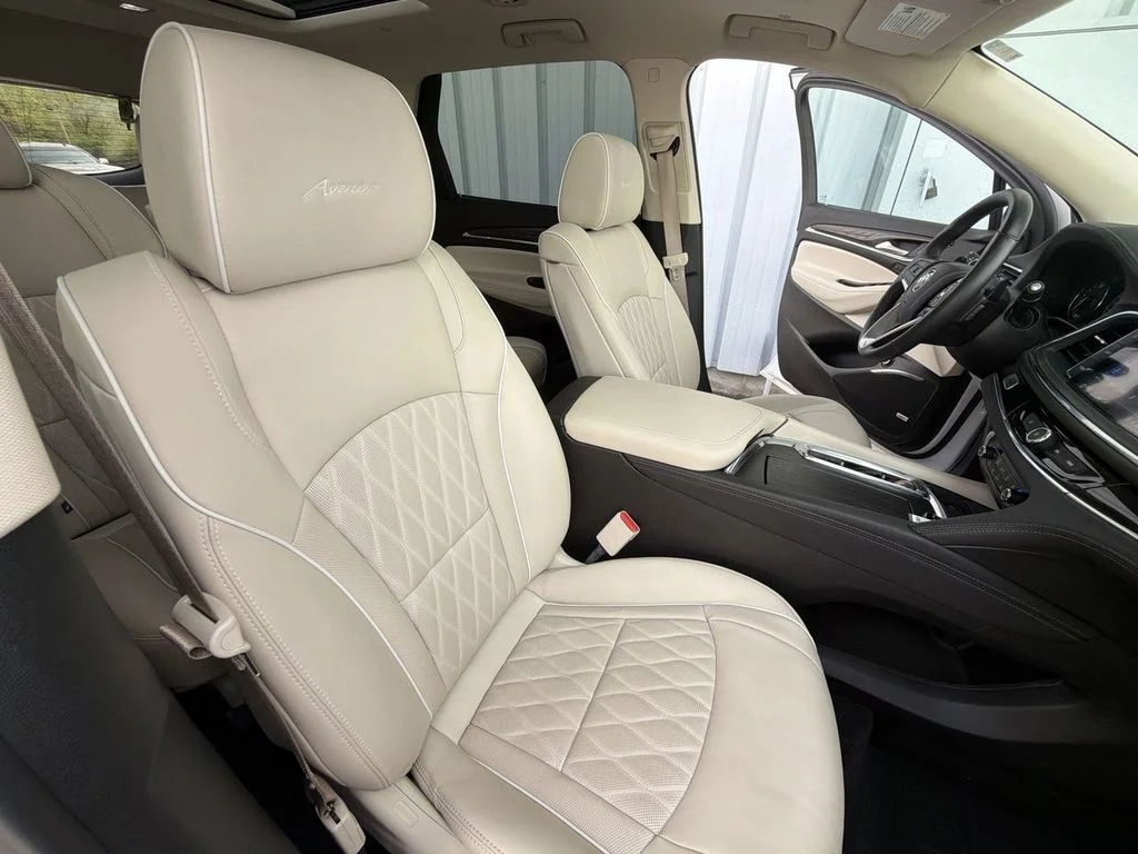 Used 2023 White Buick Avenir image 29