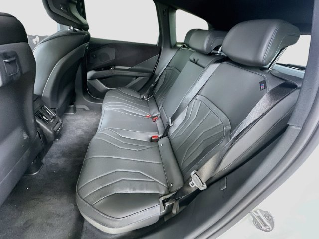 New 2027 White BMW 50 xDrive image 19