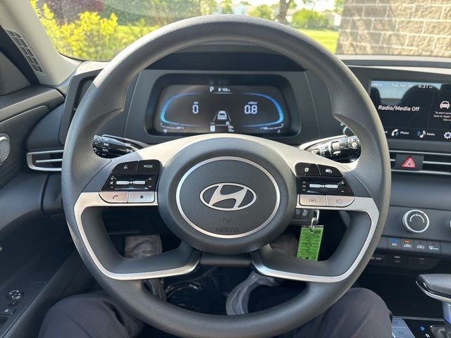 New 2026 White Hyundai SE image 17