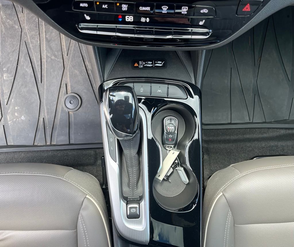 Used 2025 Ebony Twilight Metallic Buick Avenir image 22