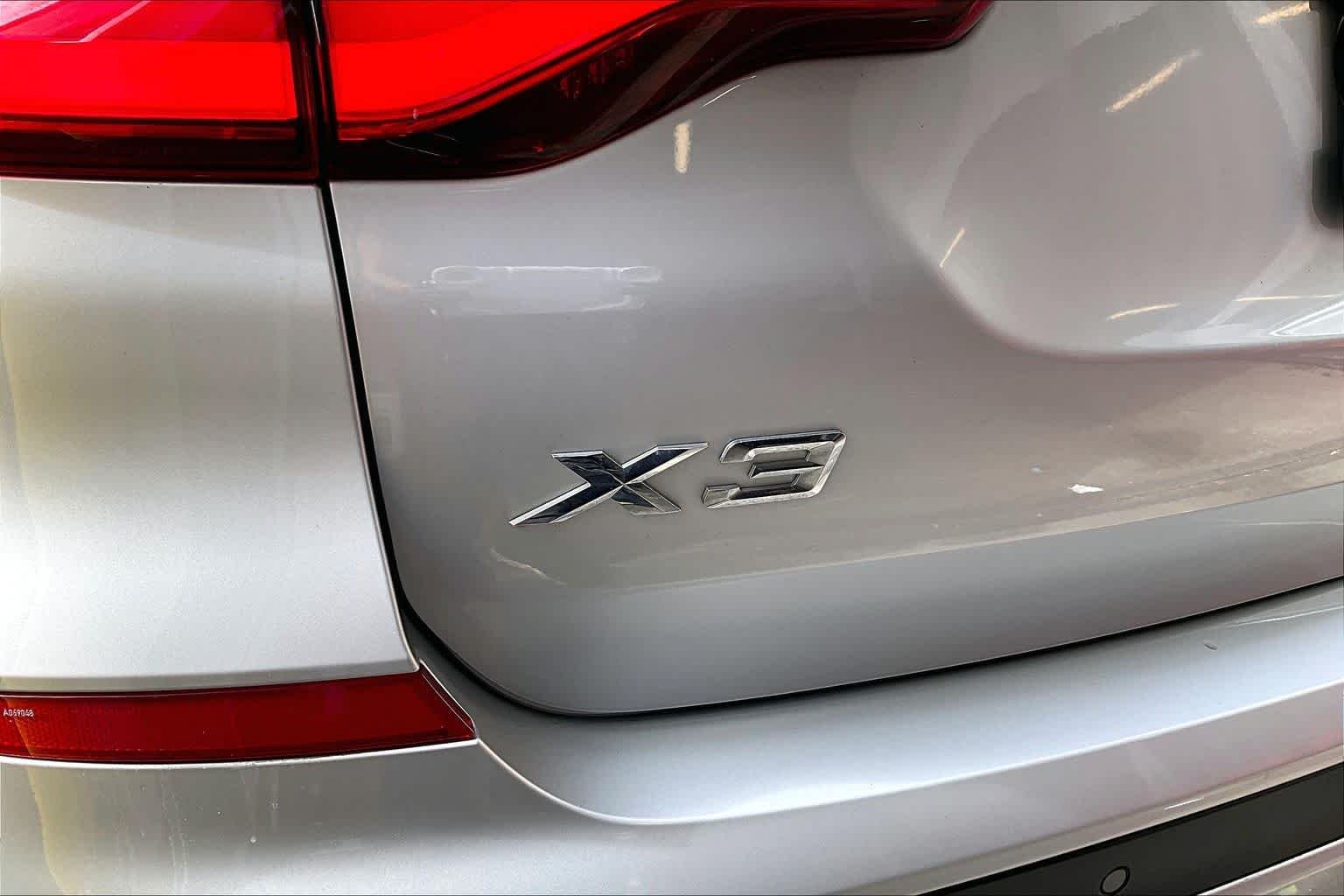 Used 2020 Glacier Silver Metallic BMW xDrive30i image 31