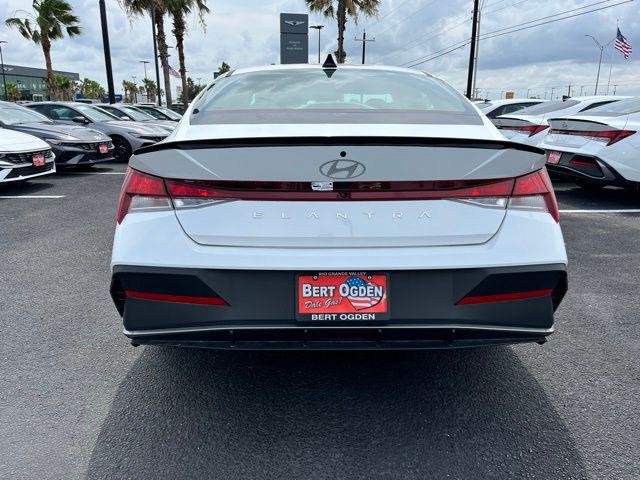 2025 Hyundai Elantra SEL - Photo 6
