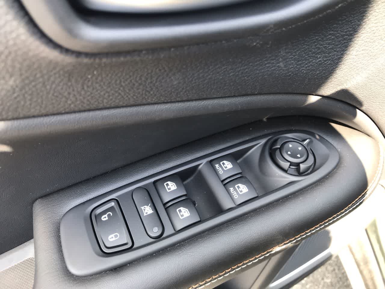 Used 2020 Olive Green Pearlcoat Jeep Latitude w/Sun/Safety Pkg image 12