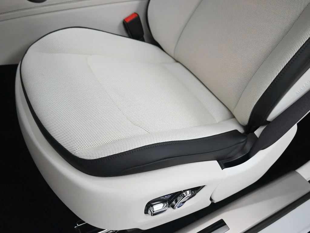 Certified Used 2025 Arctic White Rolls-Royce  image 14