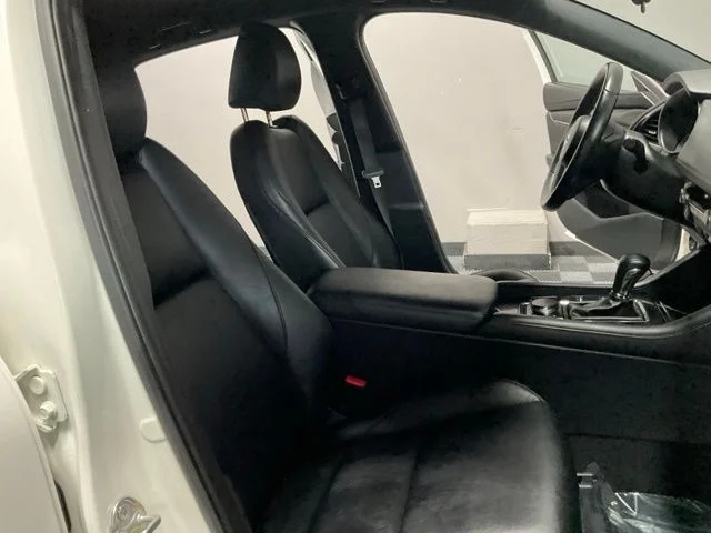 Used 2019 White Mazda Base image 24