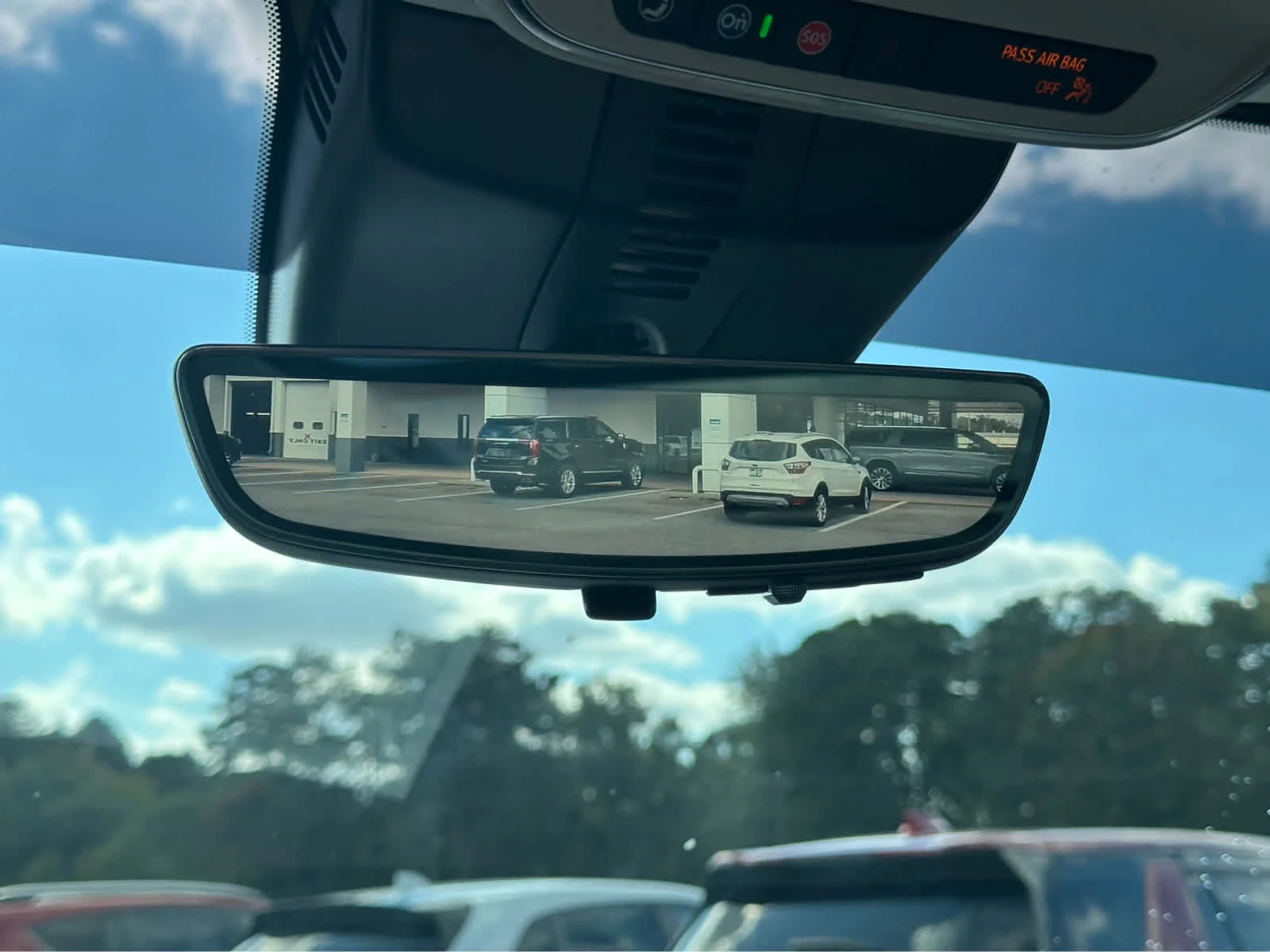 Used 2025 Downpour Metallic GMC FWD Denali image 15