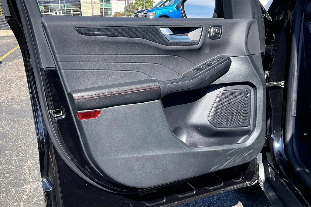 New 2026 Agate Black Metallic Ford ST-Line Elite image 22