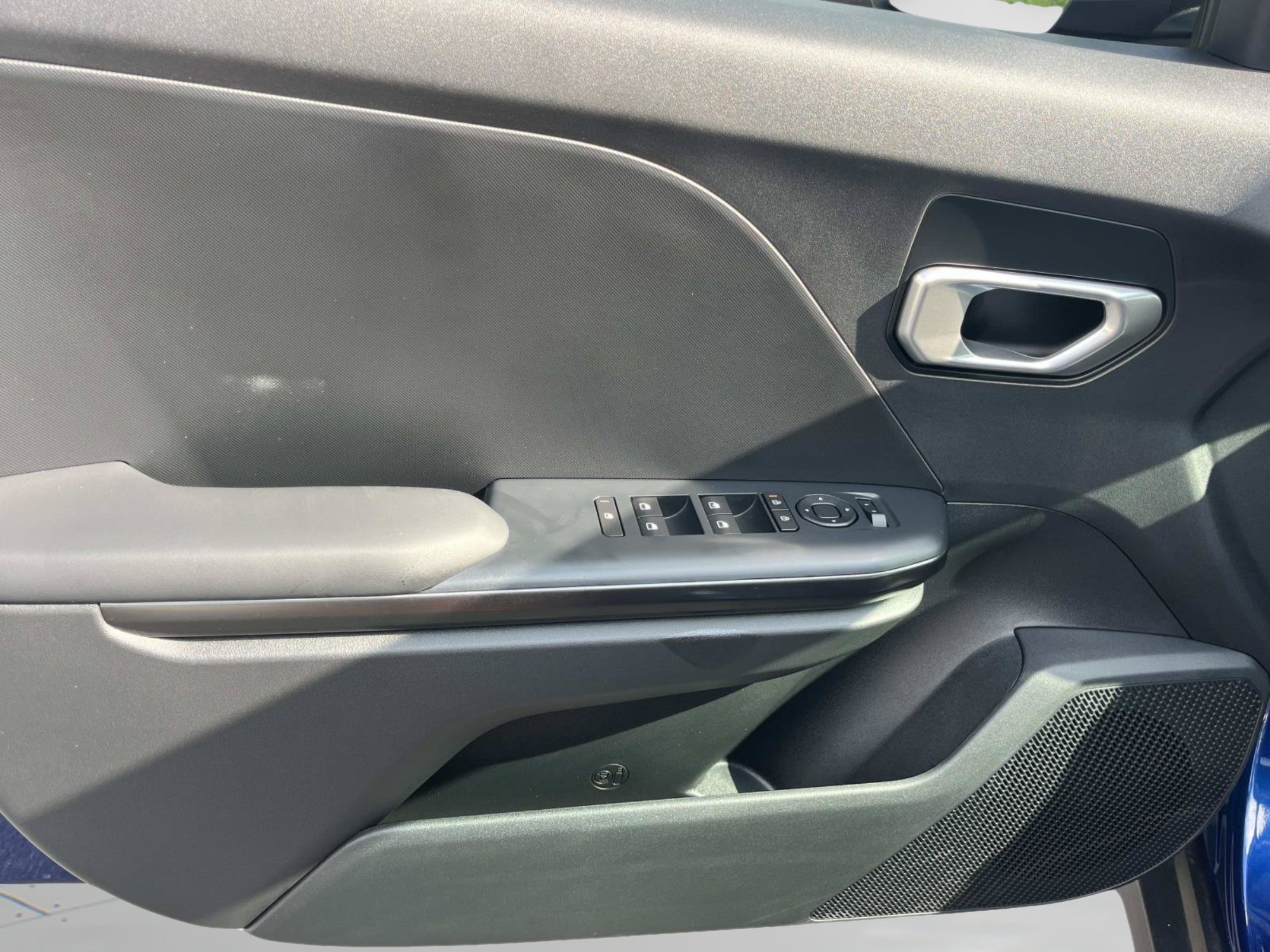 New 2026 Deep Sea Blue Kia LXS image 17