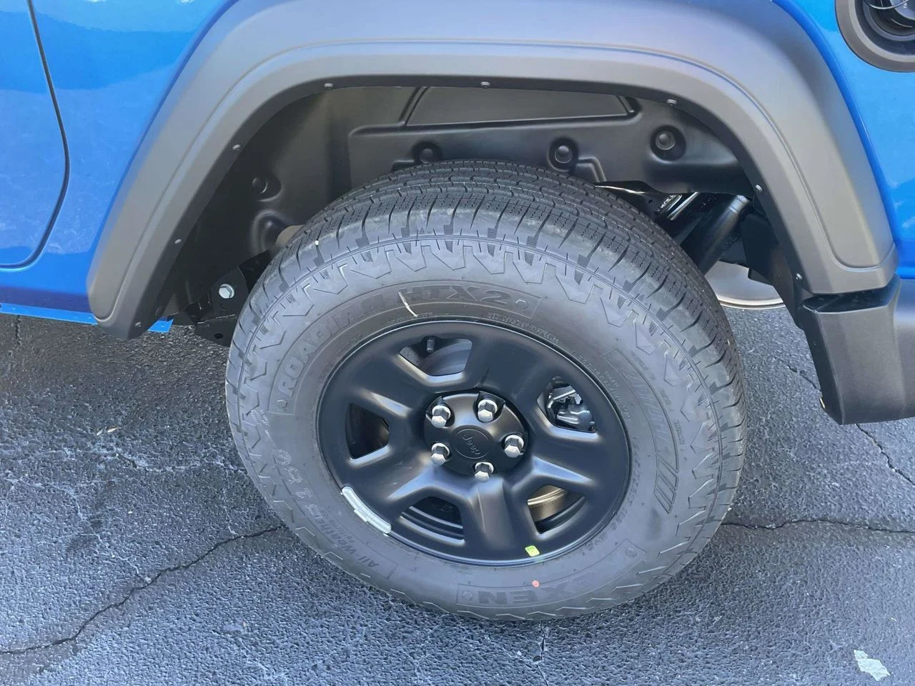 New 2026 Hydro Blue Pearl-Coat Exterior Paint Jeep Sport image 34
