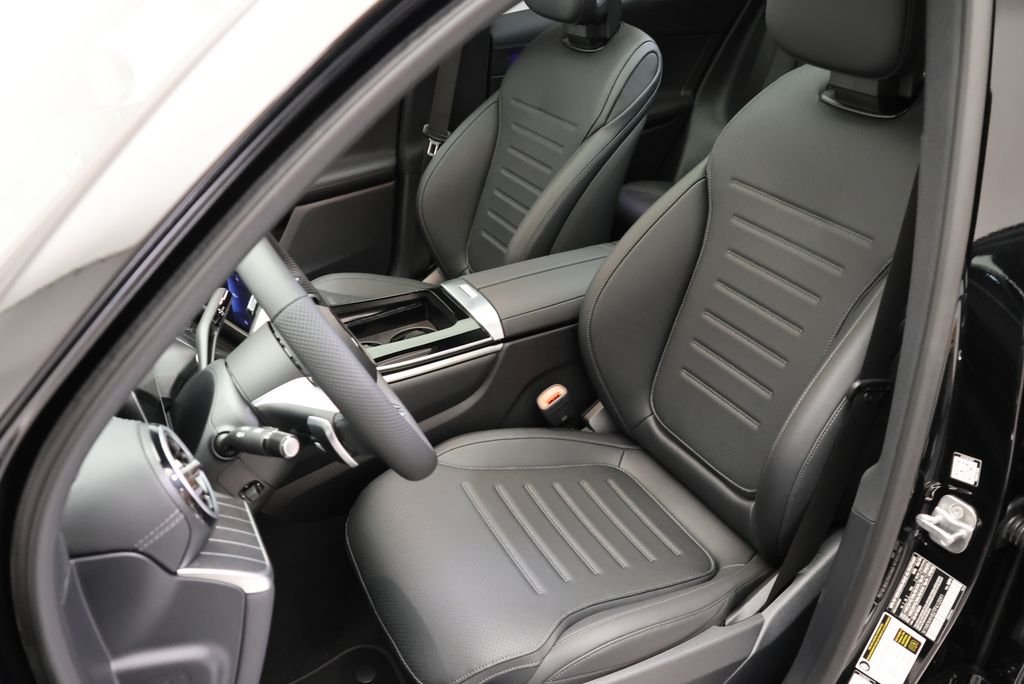 Used 2026 Black Mercedes-Benz GLC 300 image 38