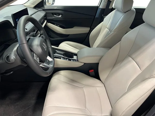 New 2026 Platinum White Pearl Honda Touring image 14