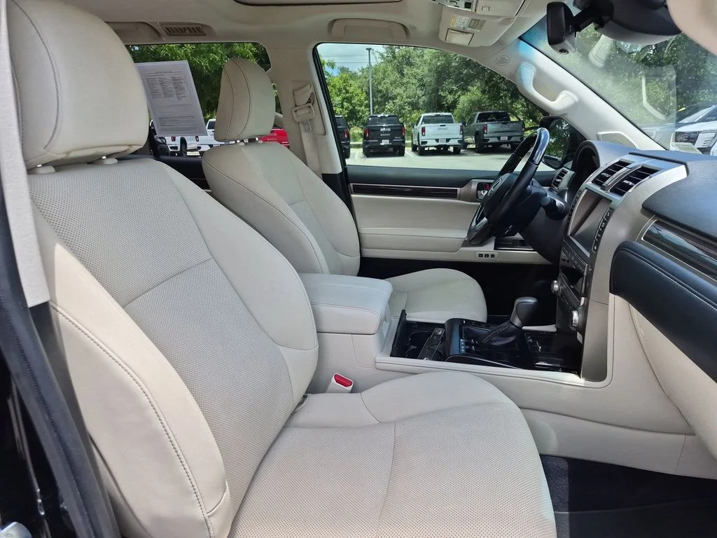 Used 2020 Black Lexus 460 image 35