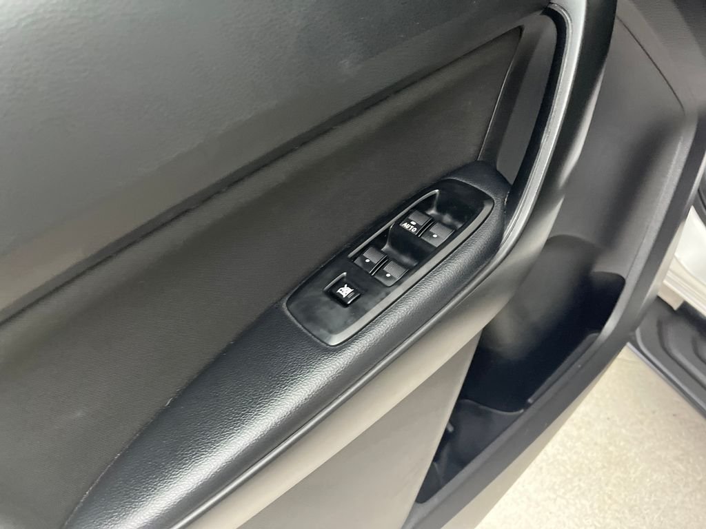 Used 2019 Silver Ford XLT image 11