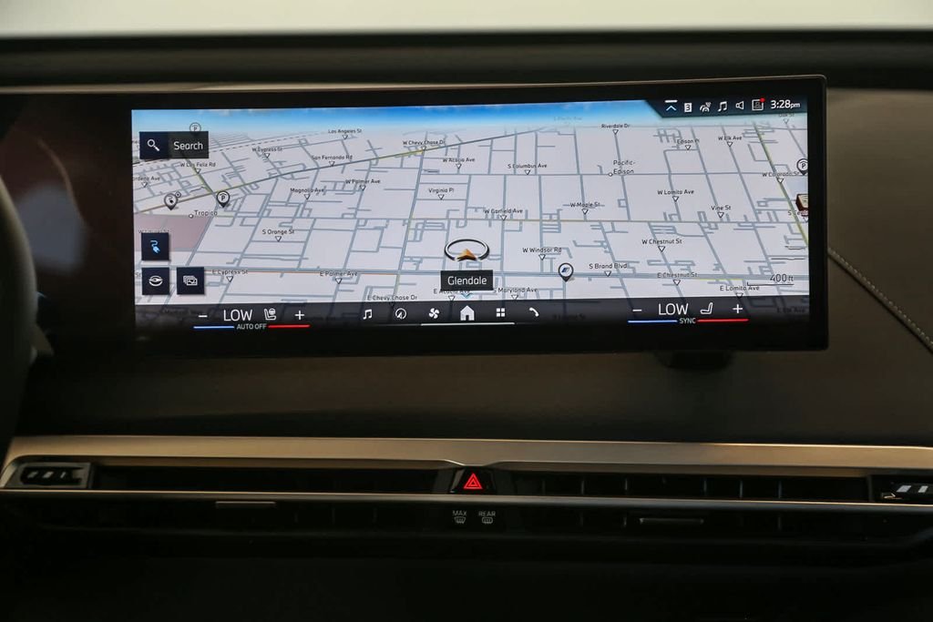 2025 BMW iX 50 - Photo 12