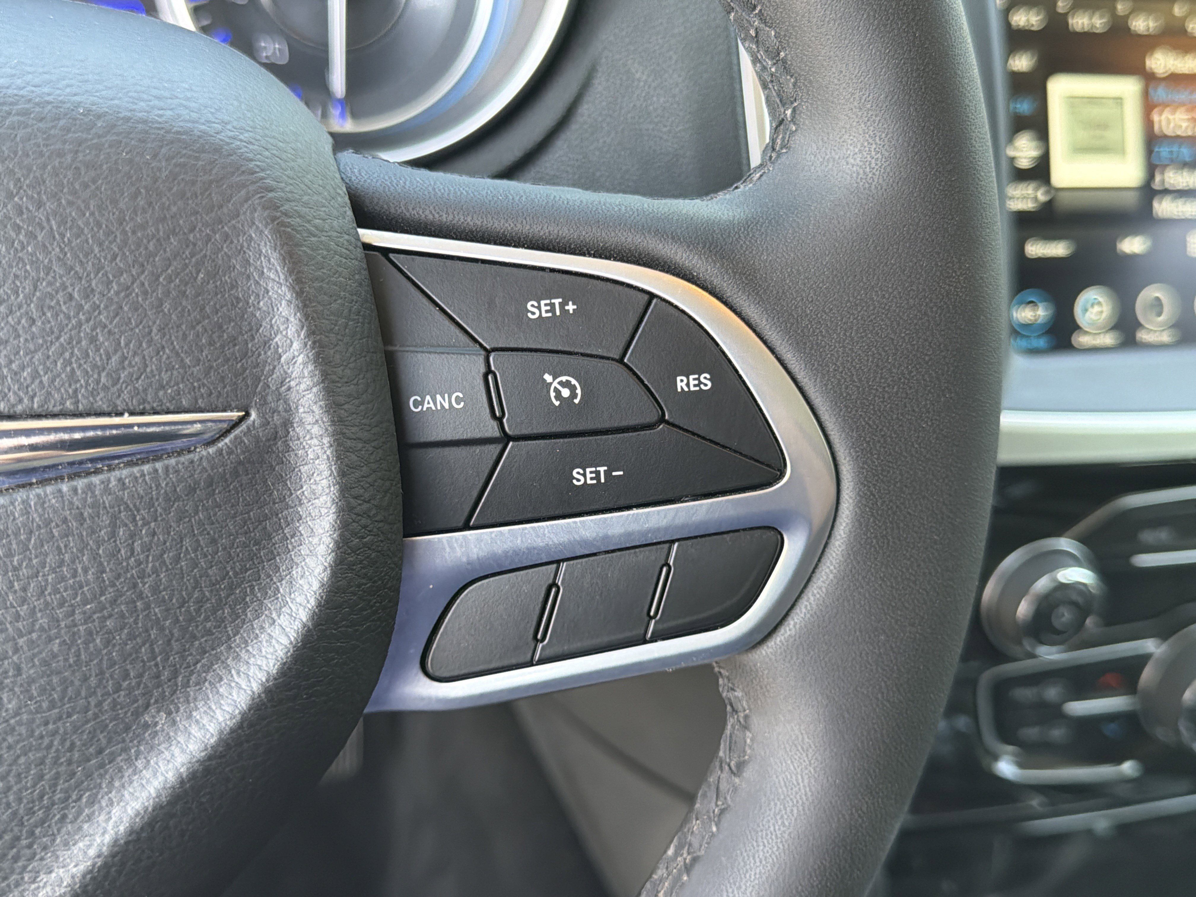 Used 2022 Bright White Clearcoat Chrysler Touring image 36
