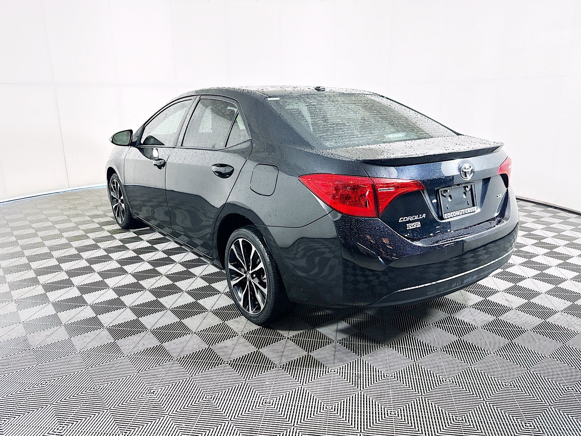 Used 2019 Black Sand Pearl Toyota SE image 5