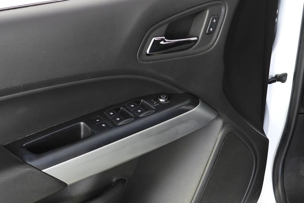 Used 2016 White Chevrolet LT image 11