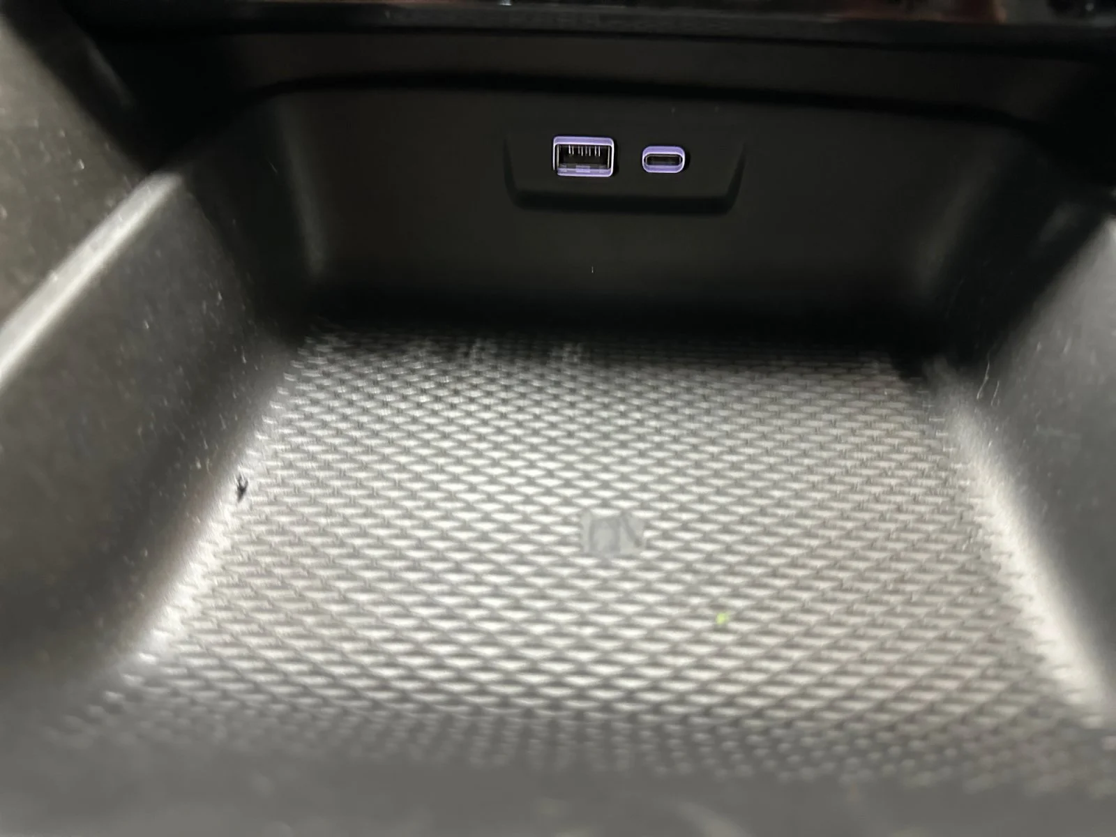 Used 2025 Sterling Metallic GMC AWD Elevation image 21