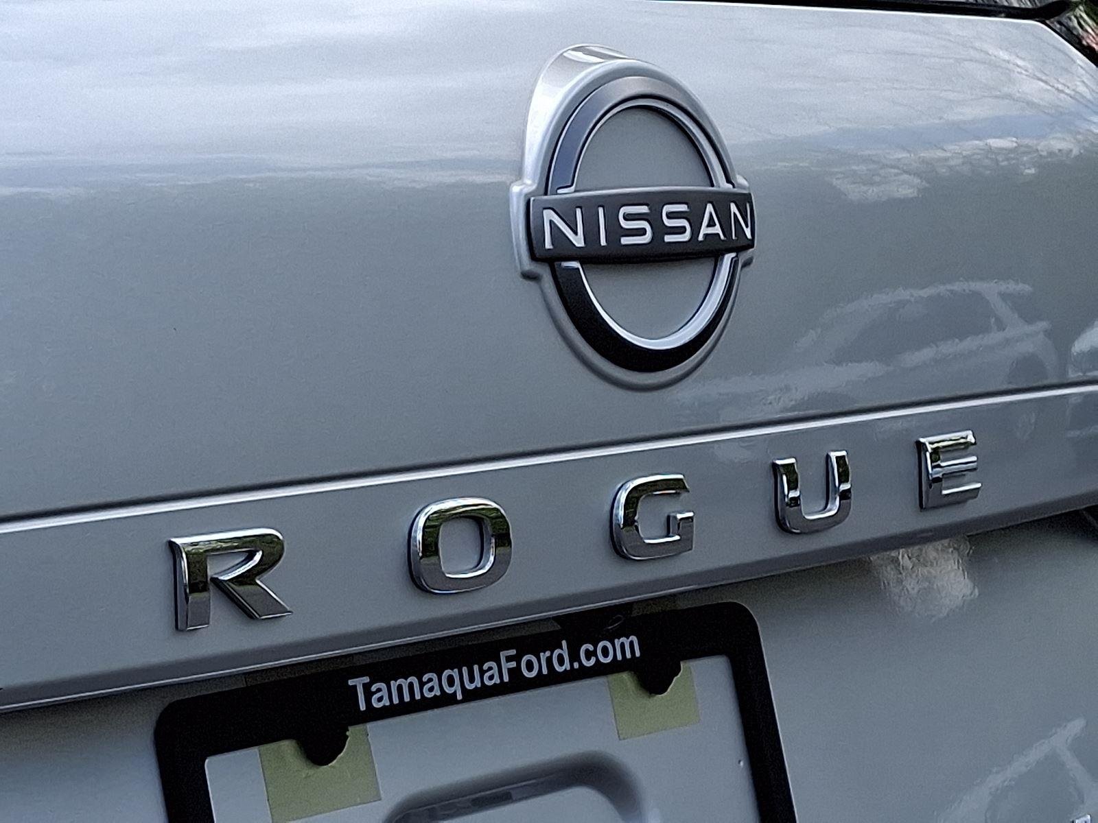 Used 2023 Brilliant Silver Metallic Nissan SV image 28