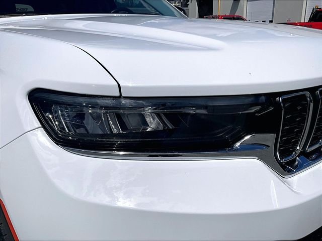 Used 2022 White Jeep Laredo image 31