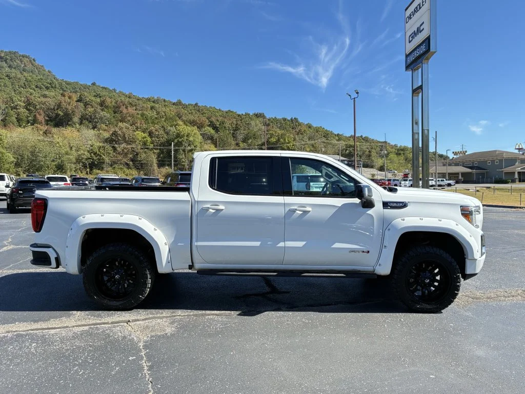 Used 2021 SUMMIT WHITE GMC AT4 image 6