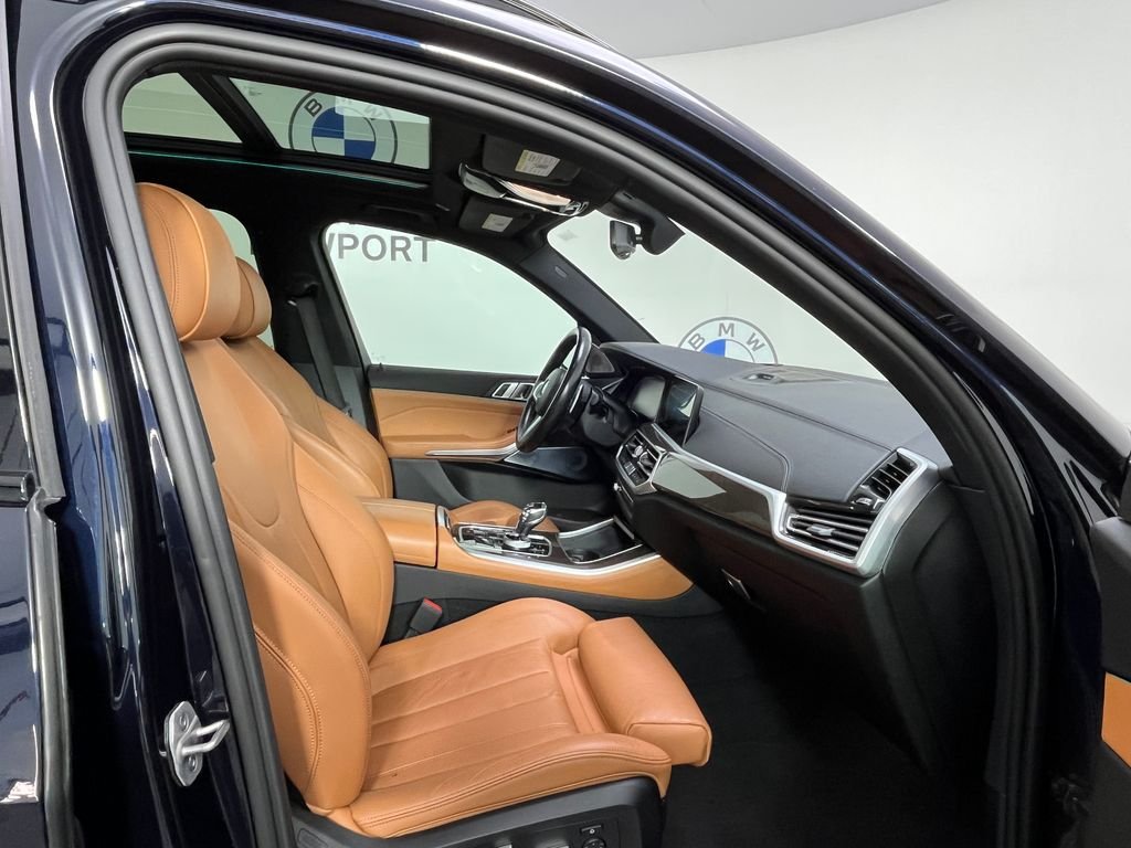 Used 2022 Black BMW xDrive40i image 22