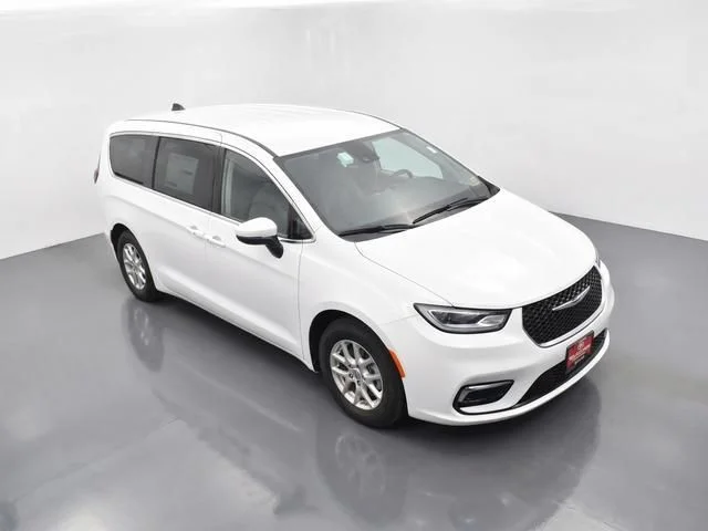 Used 2023 White Chrysler Touring L image 14