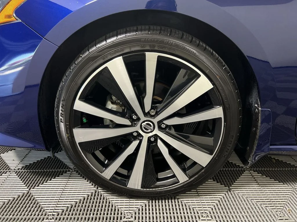 Certified Used 2022 Blue Nissan 2.5 SR image 18
