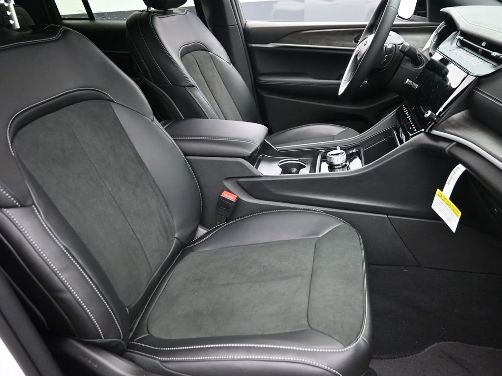 2026 Jeep Grand Cherokee Laredo - Photo 9