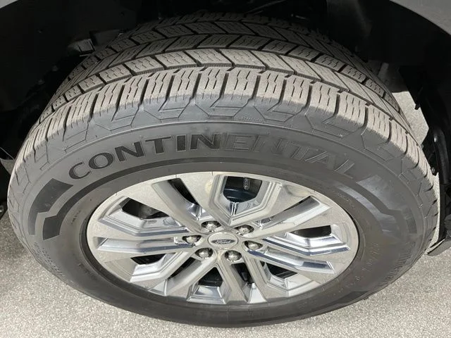 Used 2024 Black Ford Lariat image 18
