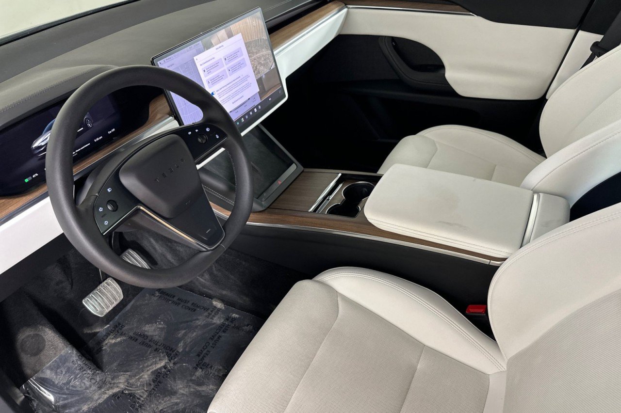 Used 2024 GREY Tesla AWD image 9