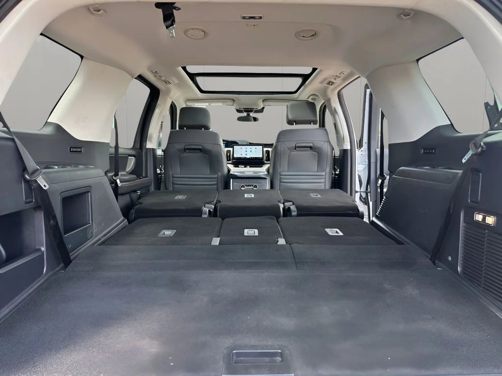 Used 2025 White Ford Active image 6