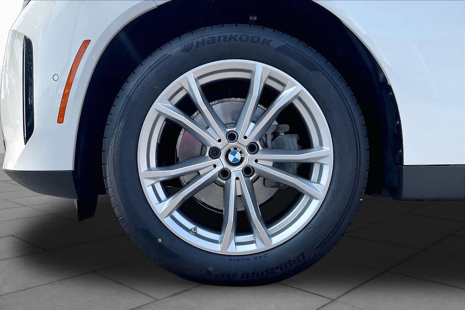 Used 2025 Mineral White Metallic BMW 30 xDrive image 10