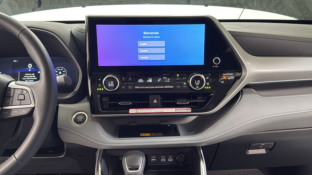 2026 Toyota Highlander Platinum - Photo 10