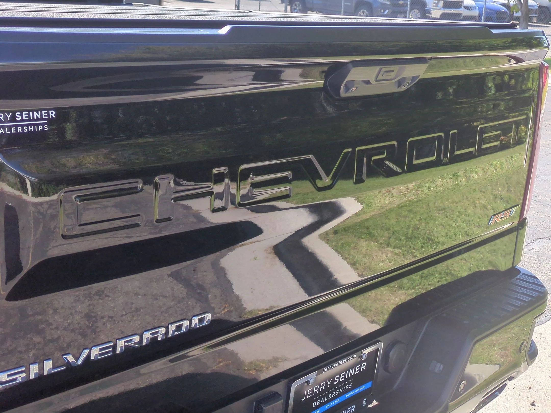 Used 2022 Black Chevrolet RST image 14