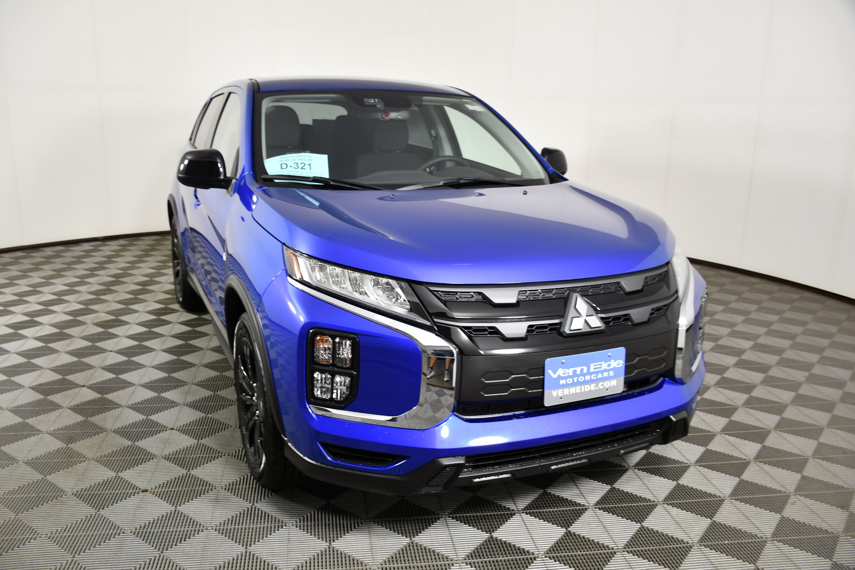 New 2027 Octane Blue Metallic Mitsubishi 2.0 LE AWC image 3