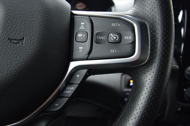 New 2026 Diamond Black Crystal Pearl-Coat Exterior Paint RAM BIG HORN image 26