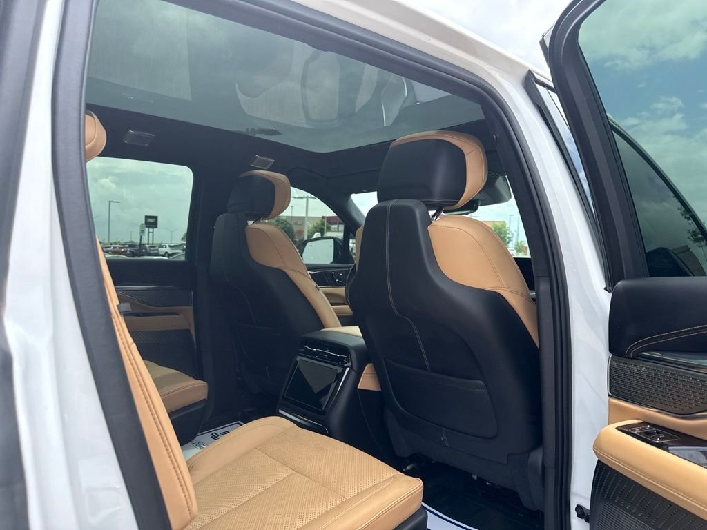 Used 2025 White Cadillac Sport 2 image 9