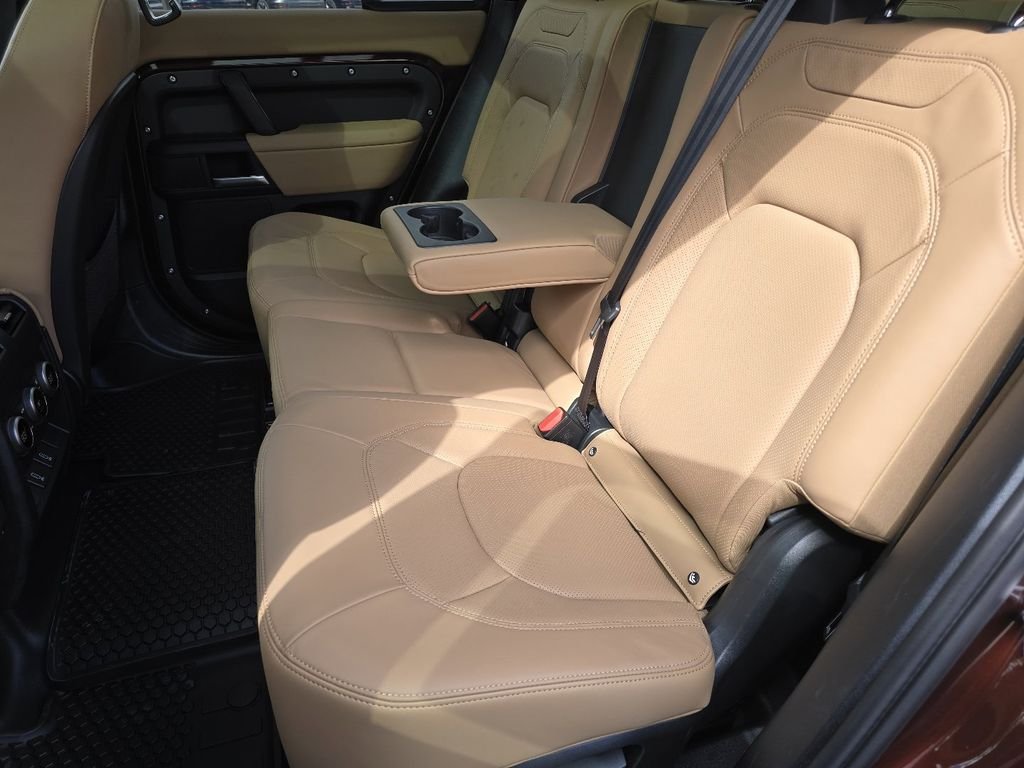 New 2026 Sedona Red Land Rover X-Dynamic se image 35