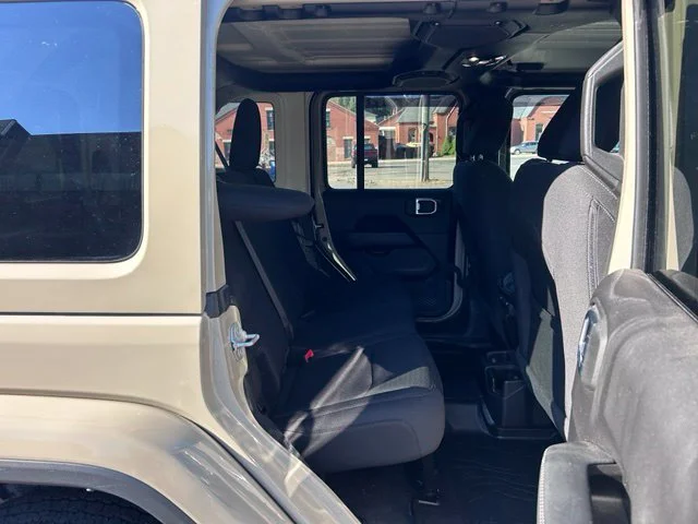 Used 2022 Beige Jeep Unlimited Sahara image 18