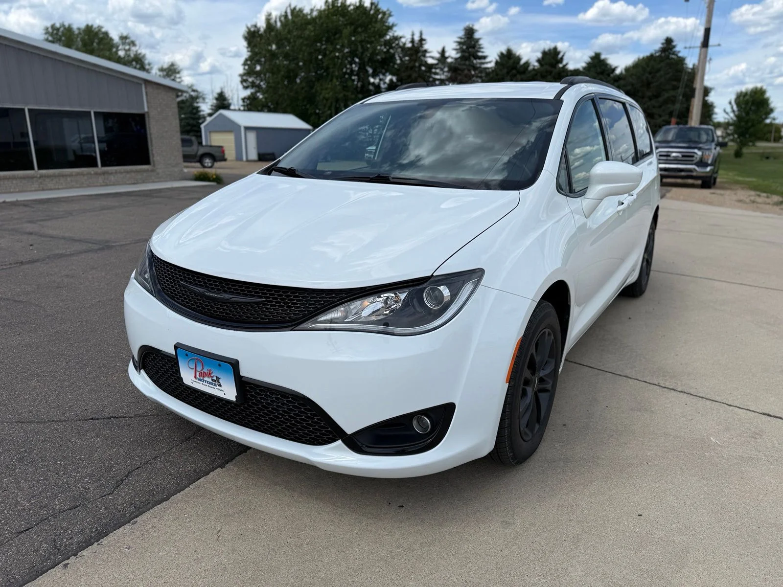 Certified 2020 Chrysler Pacifica AWD LAUNCH EDITION with VIN 2C4RC3BG2LR290780 for sale in Sibley, IA