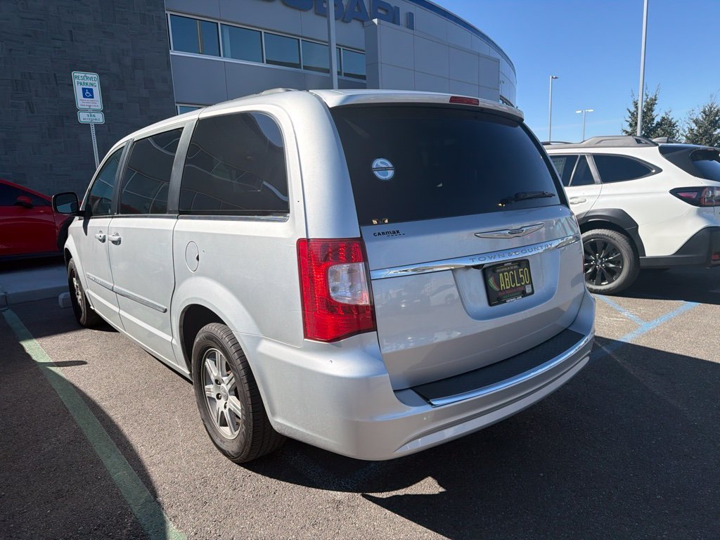 Used 2012 Silver Chrysler Touring image 4