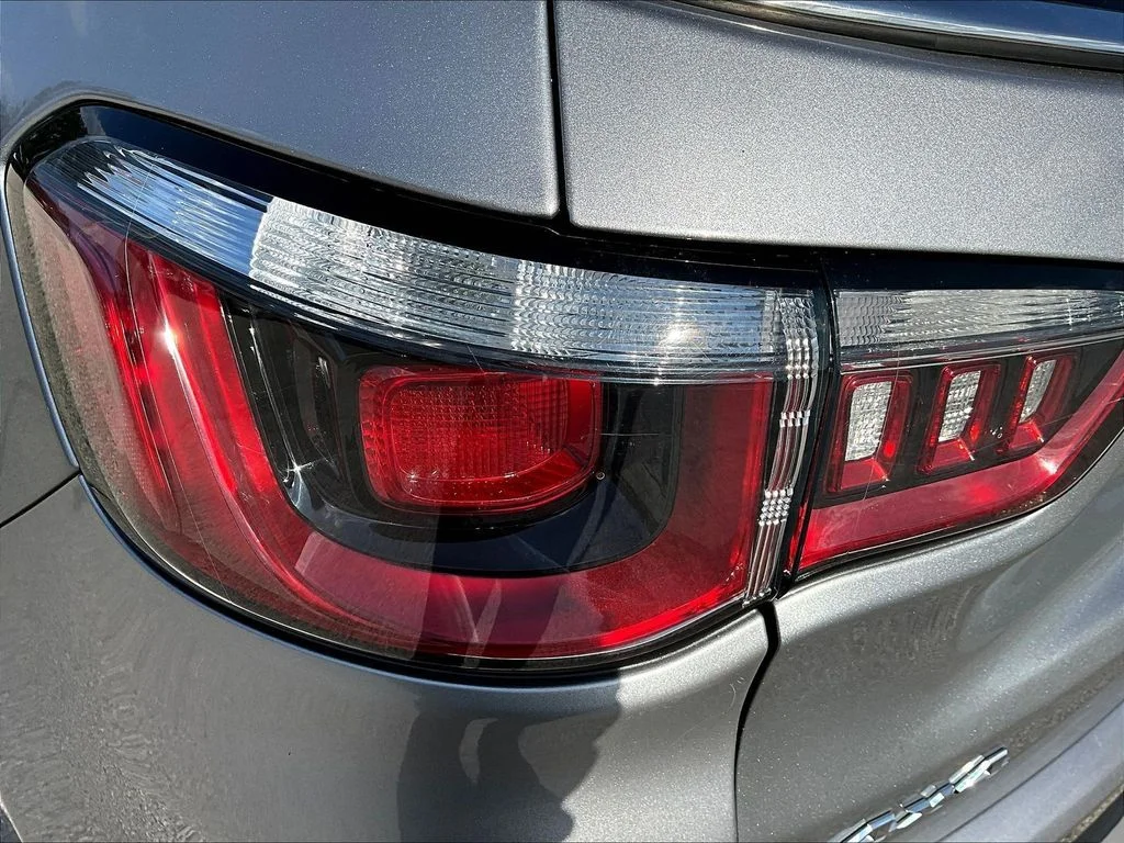 Certified Used 2019 Silver Jeep Limited image 25